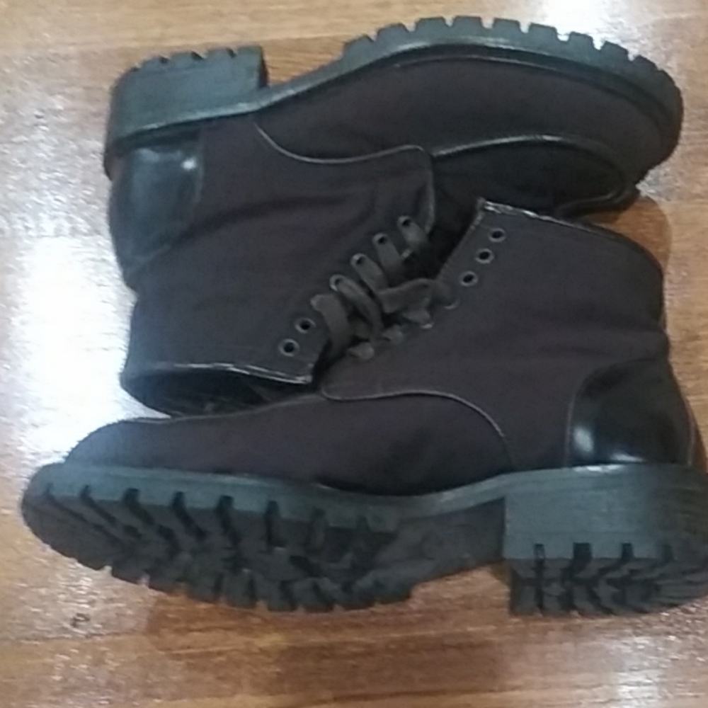 Gucci chocolate vtg boots designed by Tom Ford